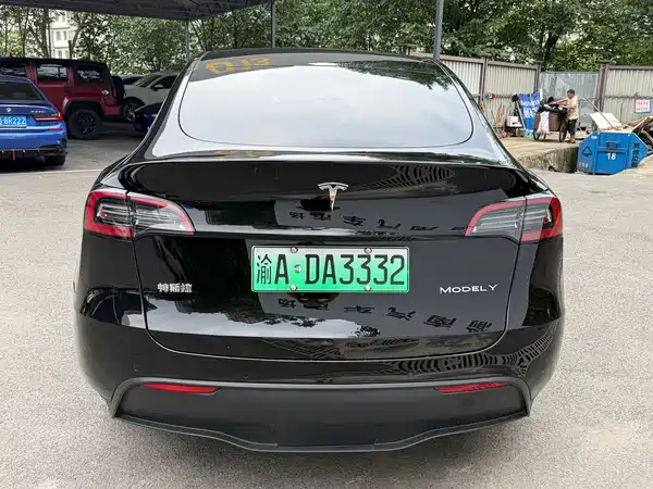Tesla Model Y 2022
