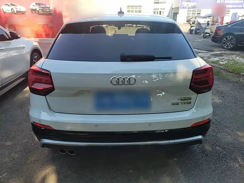 Audi Q2L 2021