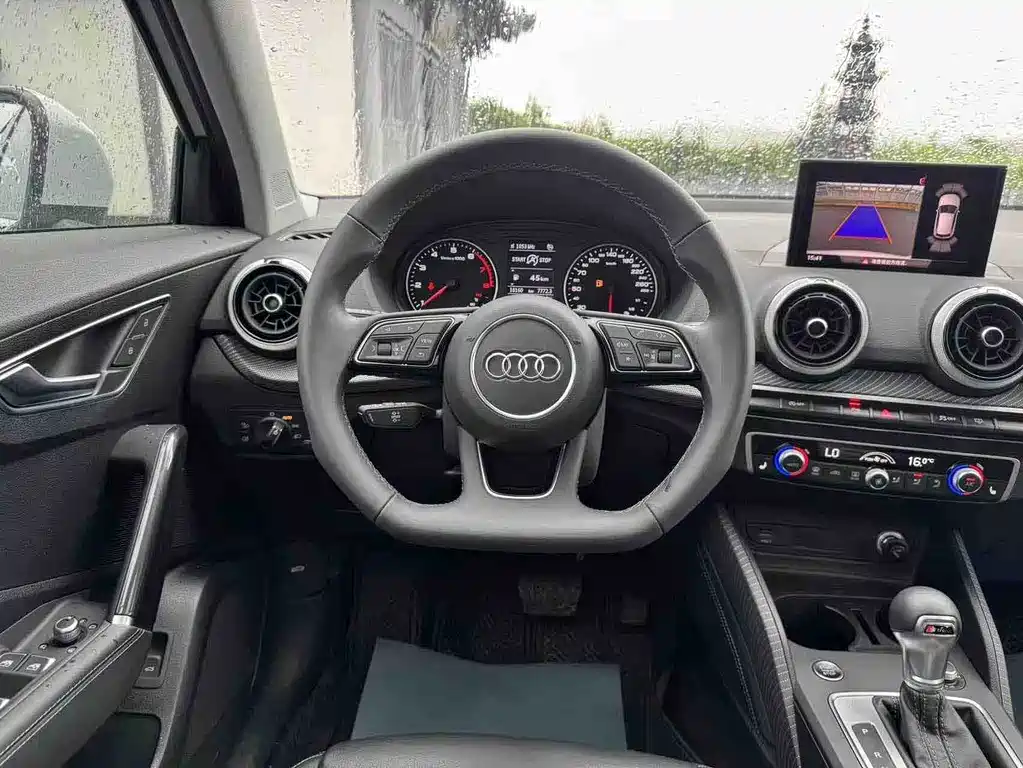 Audi Q2L 2023 — фото 16