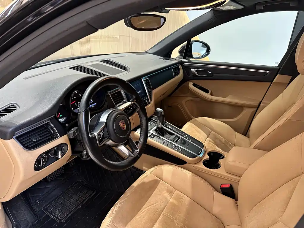 Porsche Macan 2017 — фото 11