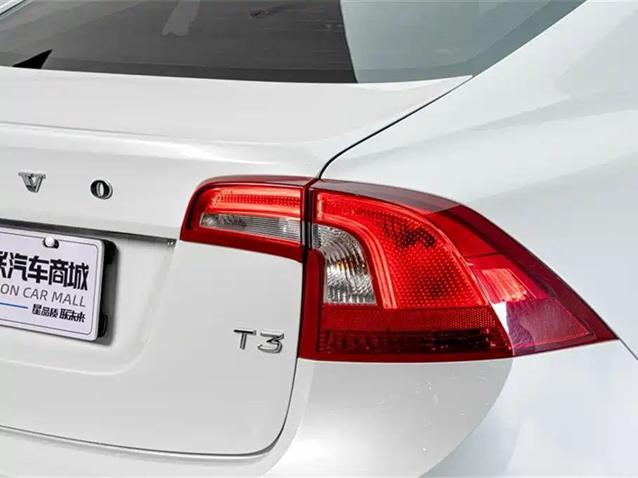 Volvo S60 2018 — фото 8