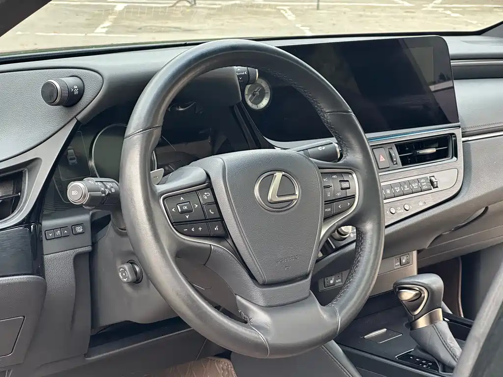 Lexus ES 2024 — фото 10