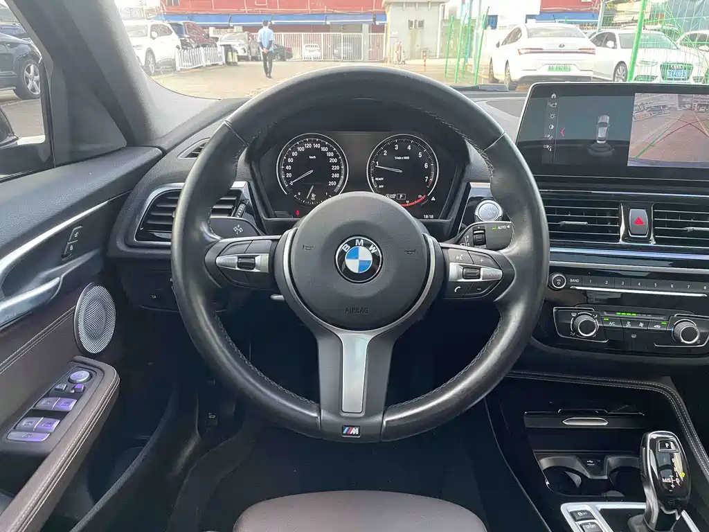 BMW 1 Series 2023 — фото 13