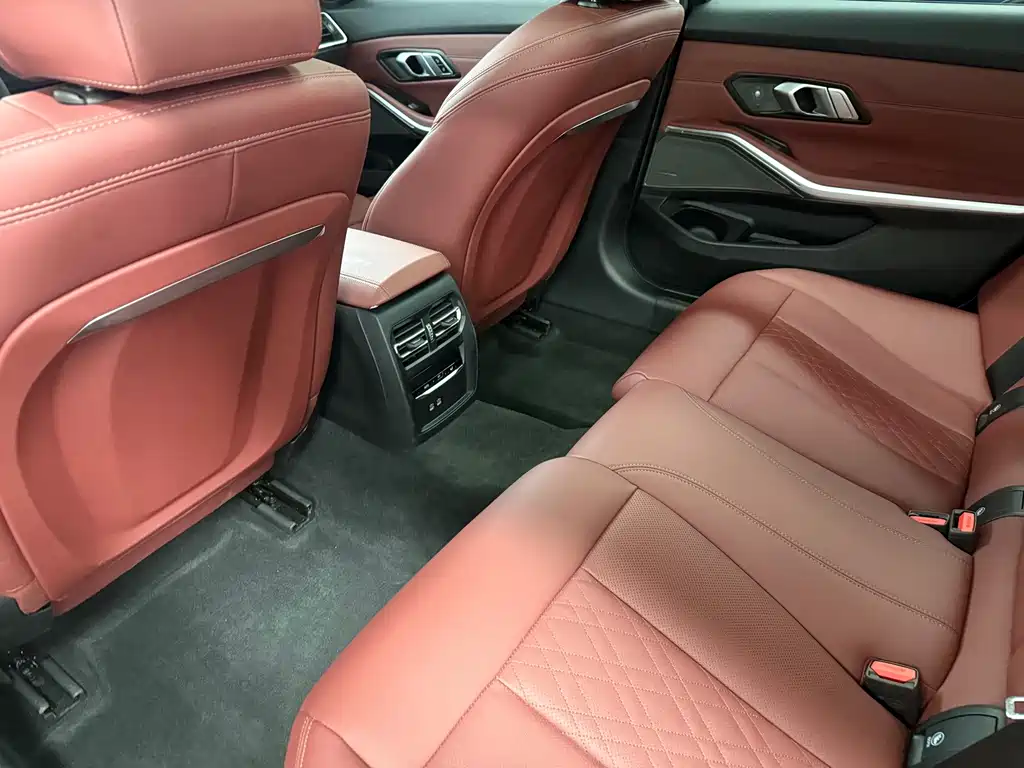 BMW 3 Series 2023 — фото 12