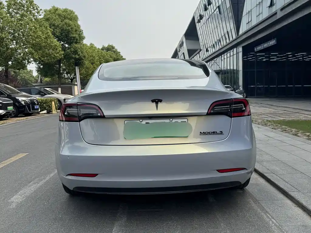 Tesla Model 3 2021 — фото 11
