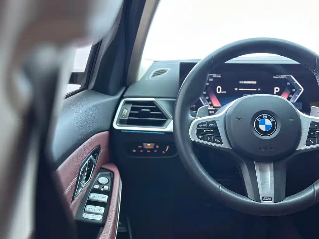 BMW 3 Series 2024 — фото 19