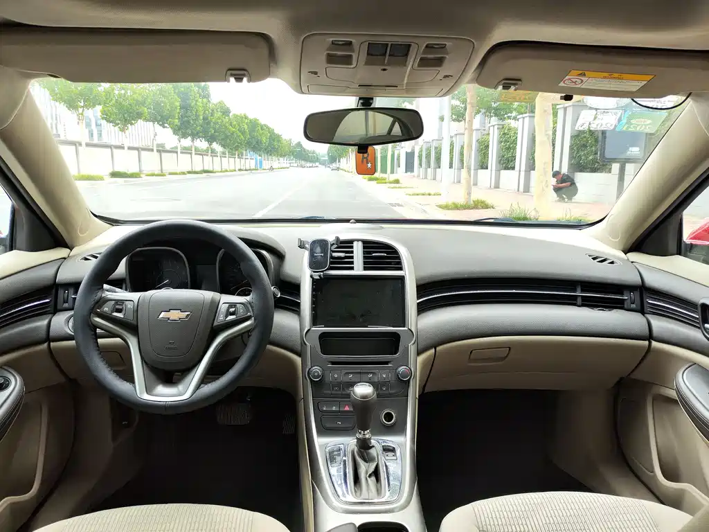 Chevrolet Malibu 2015 — фото 11