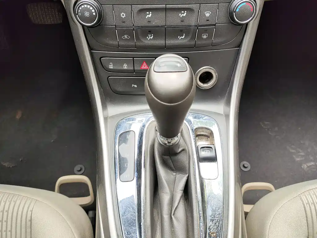 Chevrolet Malibu 2015 — фото 14