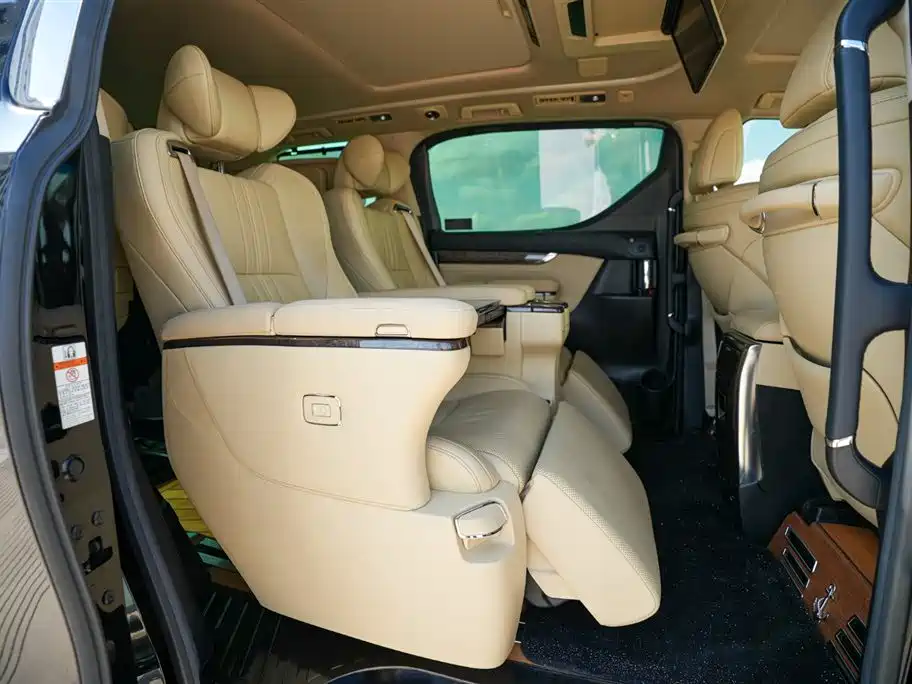 Toyota Alphard 2021 — фото 7