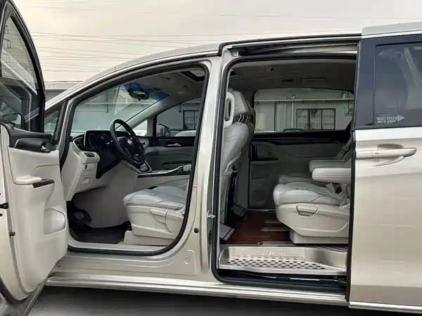 Buick GL8 2023