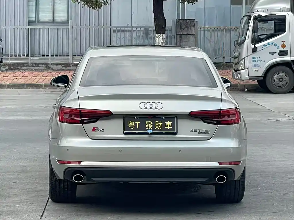 Audi A4L 2017 — фото 8