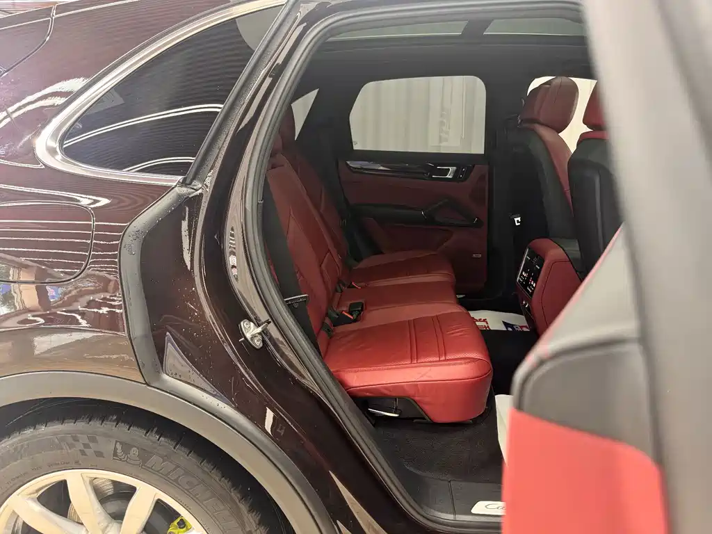 Porsche Cayenne New Energy 2020 — фото 20
