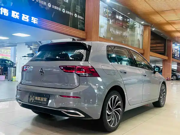 Volkswagen Golf 2025
