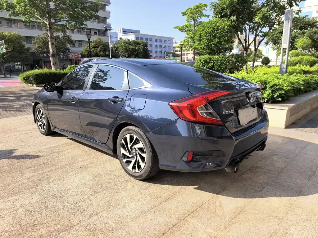 Honda Civic 2019 — фото 7