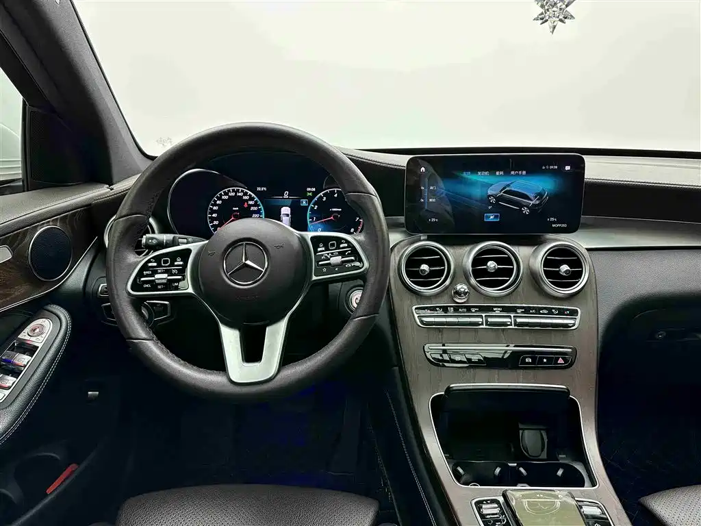 Mercedes-Benz GLC 2020 — фото 14