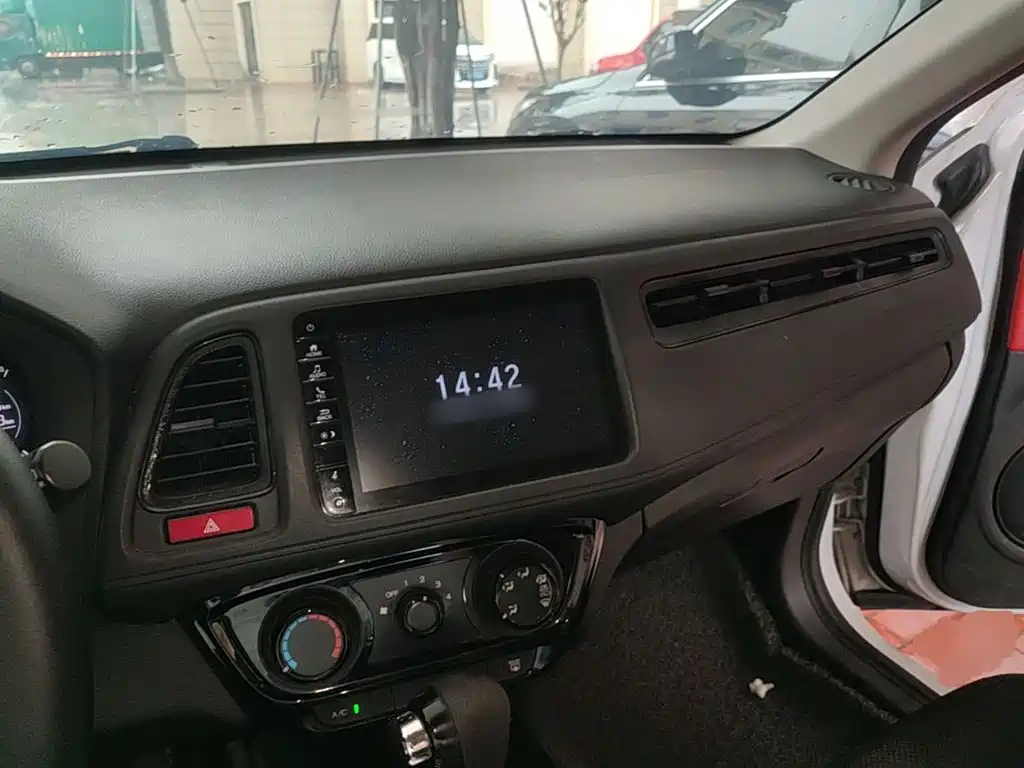 Honda Vezel 2015 — фото 10