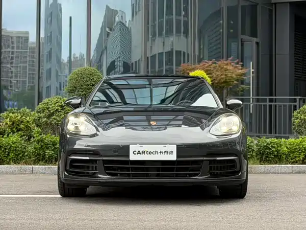 Porsche Panamera 2020
