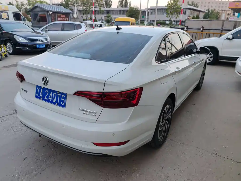 Volkswagen Sagitar 2022