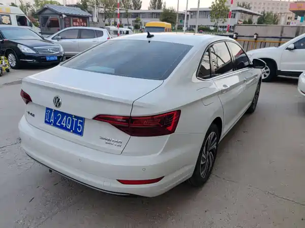 Volkswagen Sagitar 2022