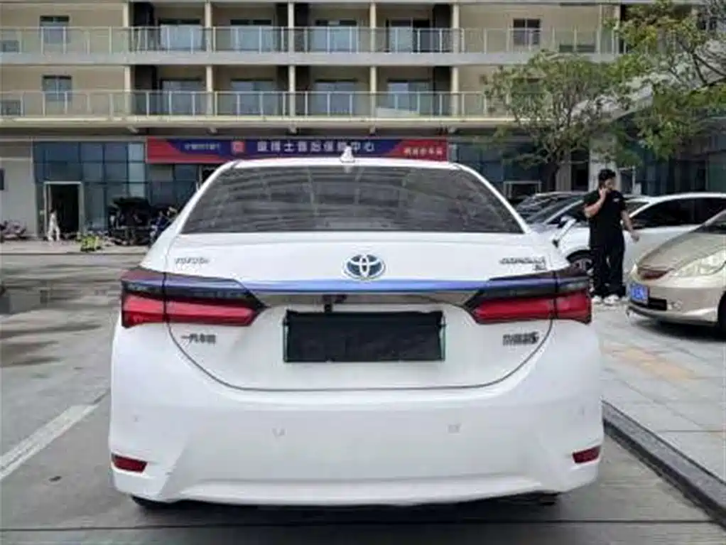 Toyota Corolla Hybrid 2019 — фото 4