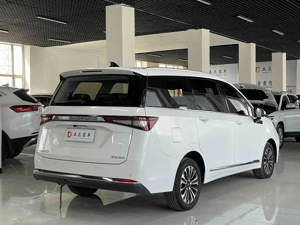 Wuling Jiachen 2022