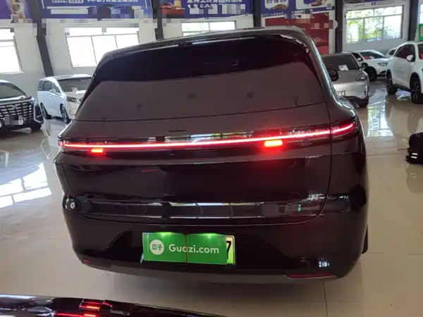 Li Auto L6 2024