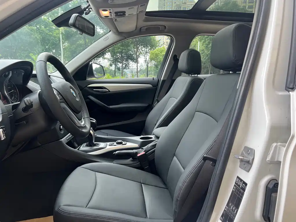 BMW X1 2015 — фото 11