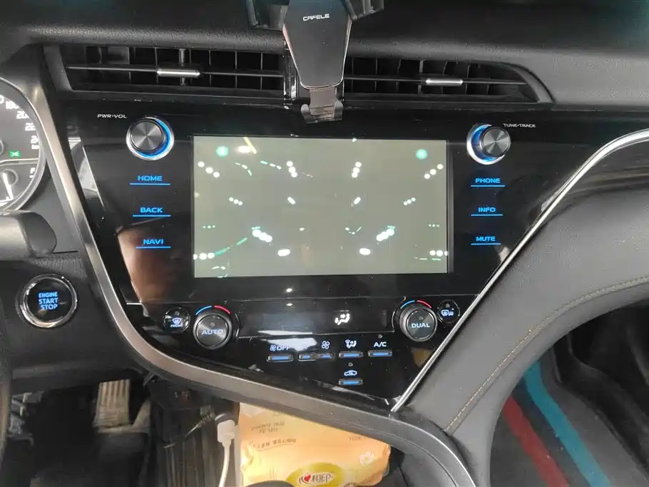 Toyota Camry 2021 — фото 13