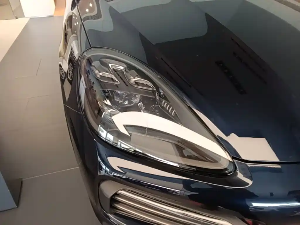 Porsche Cayenne 2022 — фото 13