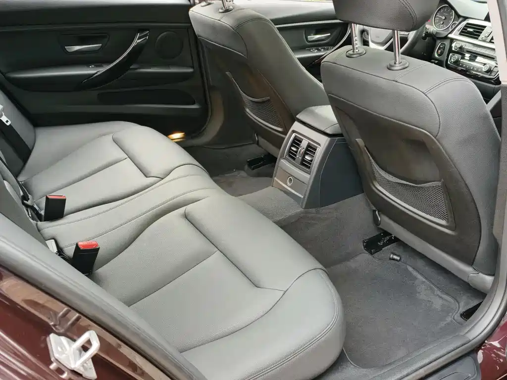 BMW 3 Series 2016 — фото 16
