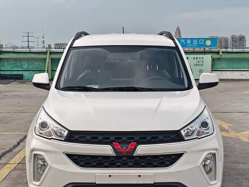 Wuling Hongguang S3 2022 — фото 1