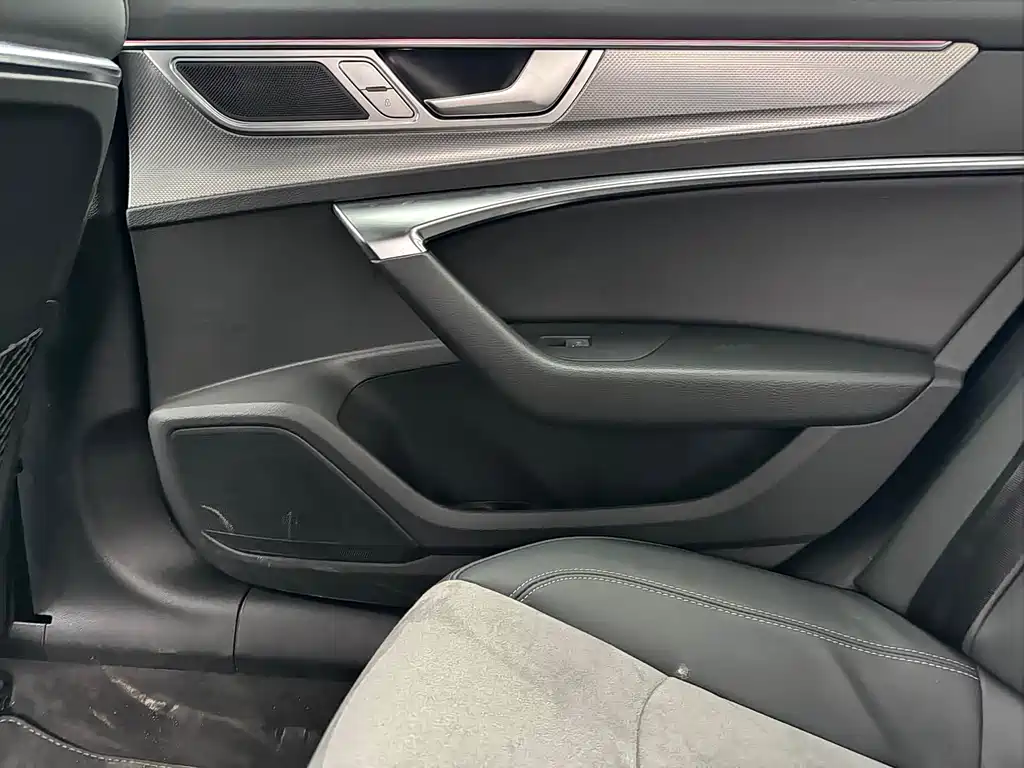 Audi A6L 2023 — фото 15