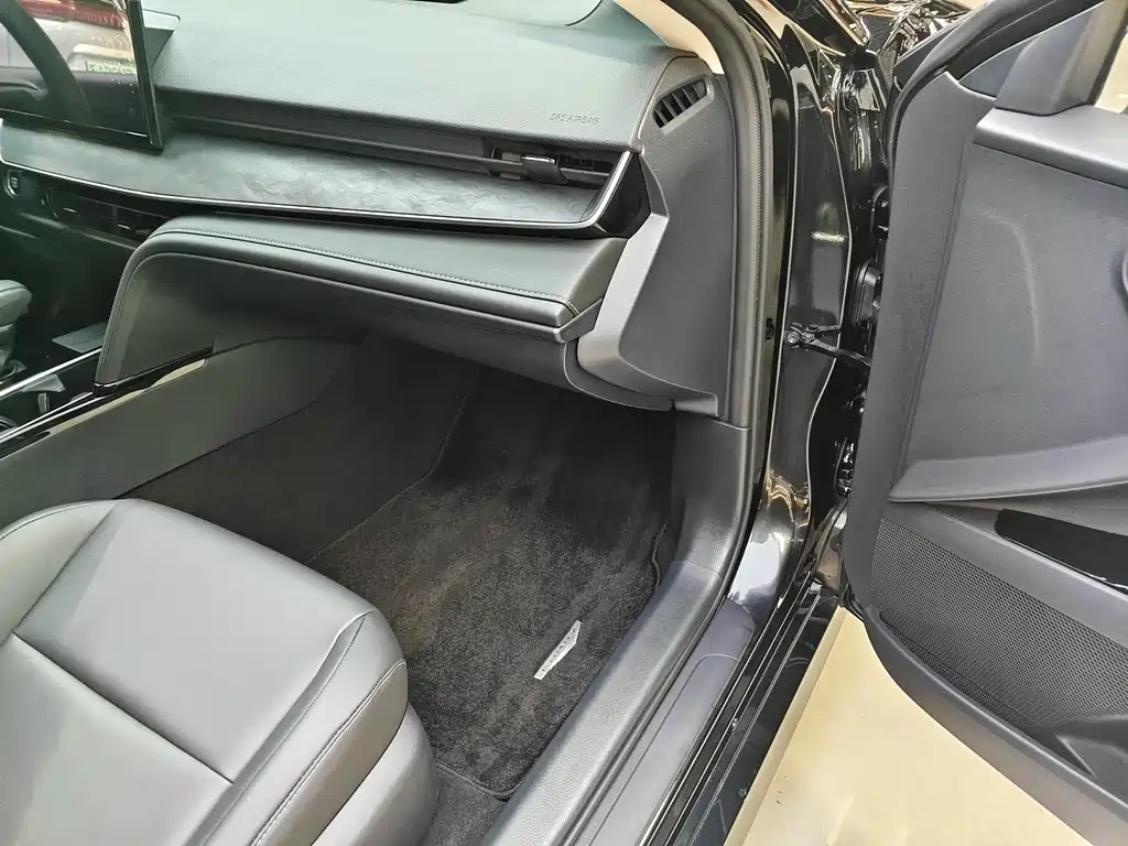 Toyota Camry 2026 — фото 11