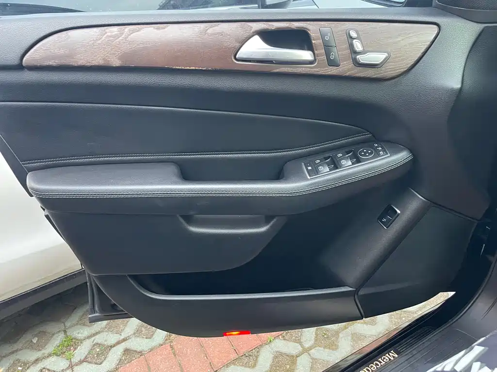 Mercedes-Benz GLE 2017 — фото 25