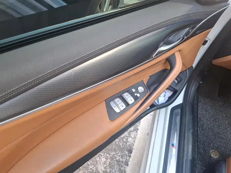 BMW 5 Series 2023