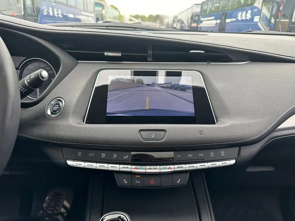 Cadillac XT4 2020 — фото 17