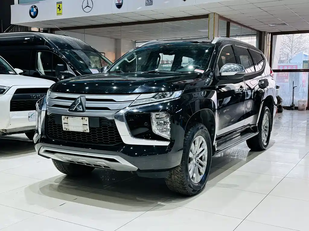 Mitsubishi Pajero Sport 2020