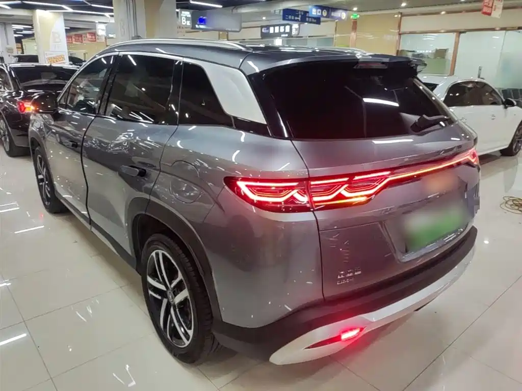 BYD L DM-i 2025 — фото 5