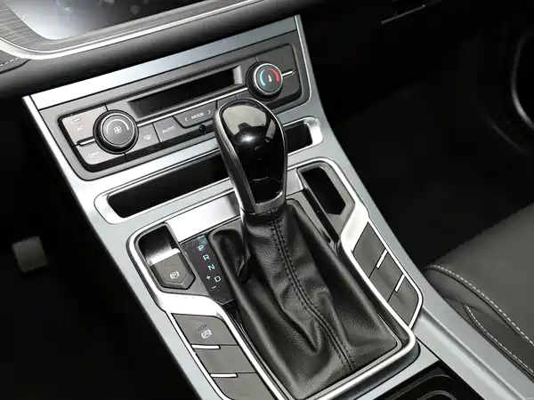 Geely Emgrand 2021