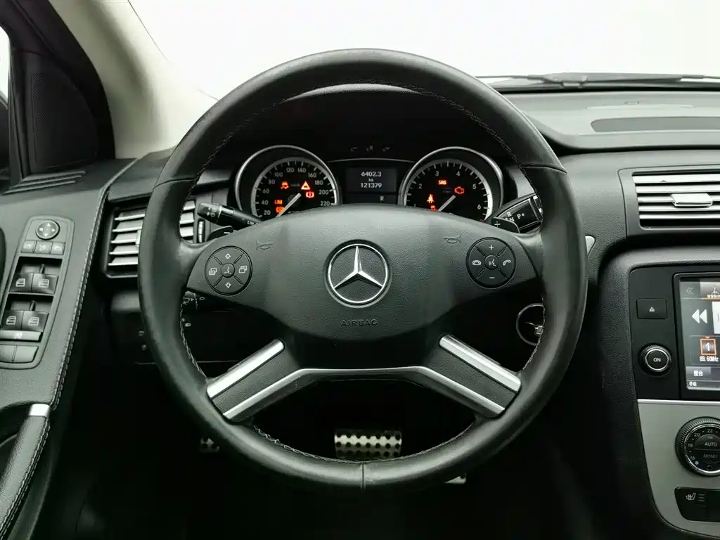 Mercedes-Benz R-Class 2016 — фото 14