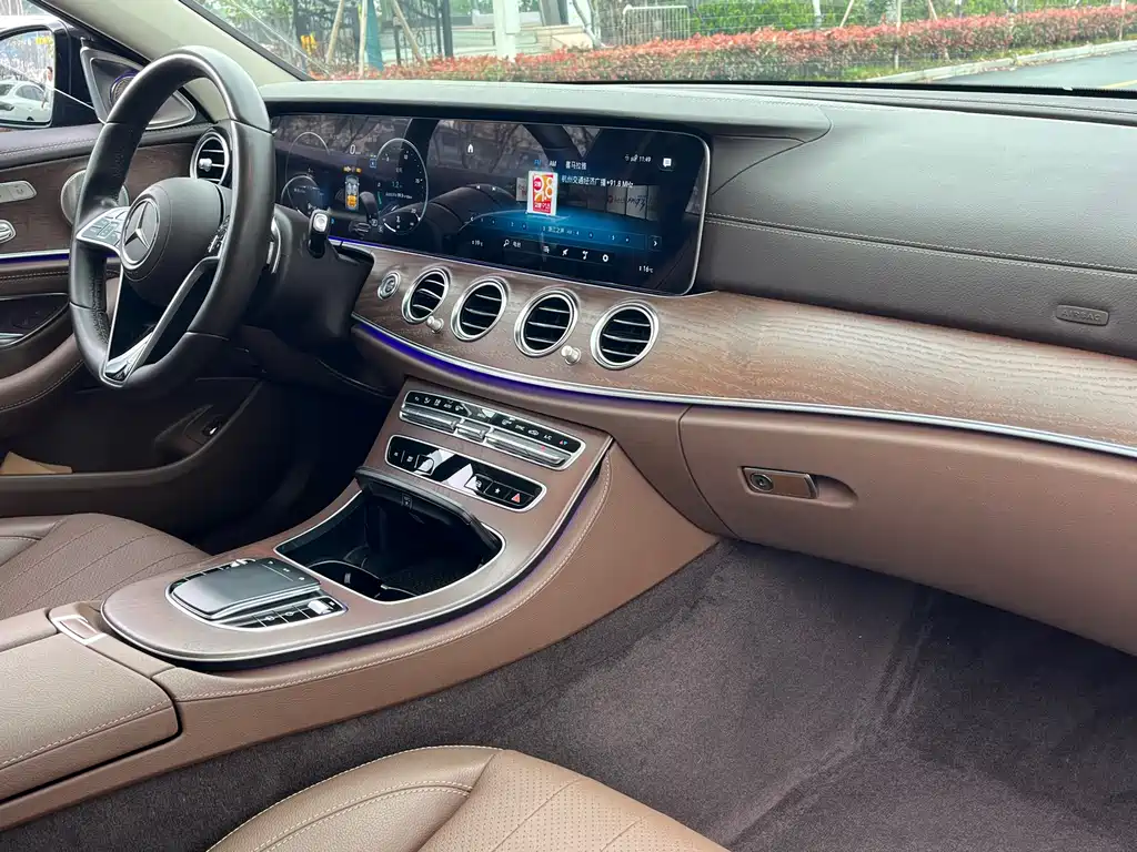 Mercedes-Benz E-Class 2023 — фото 15