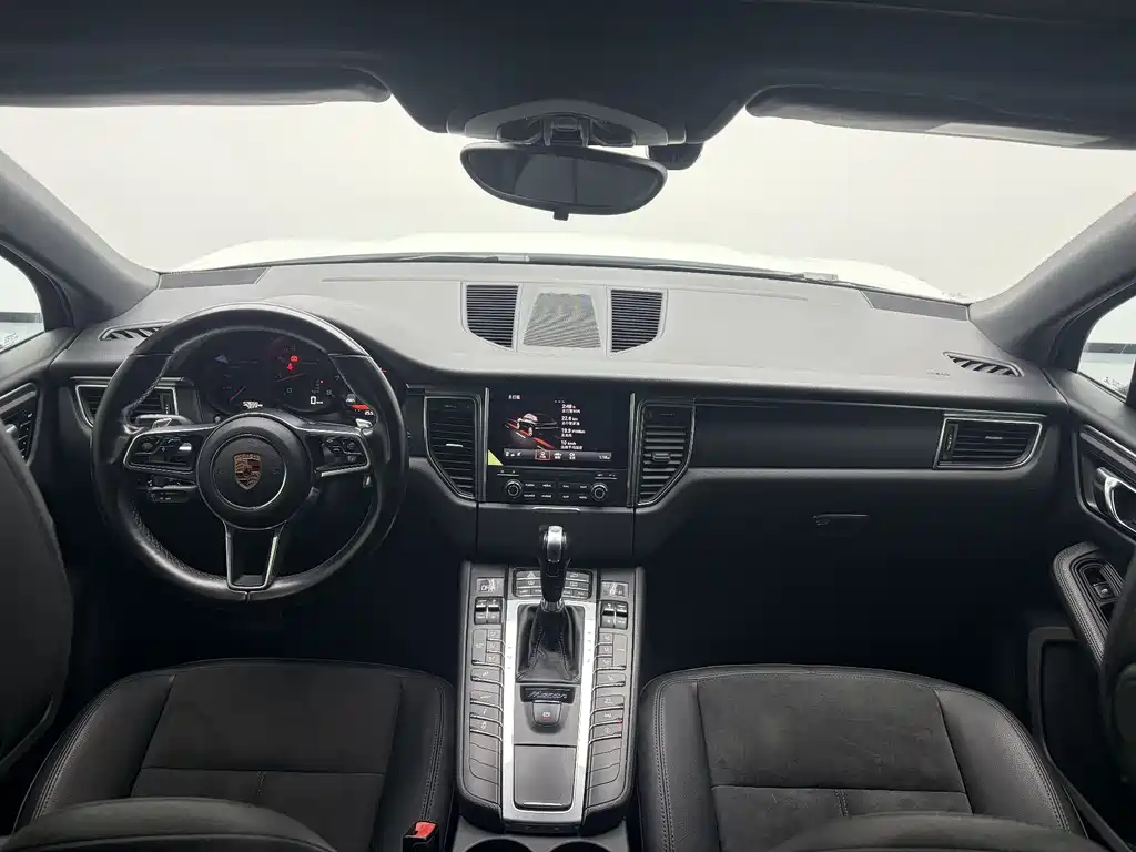Porsche Macan 2017 — фото 16