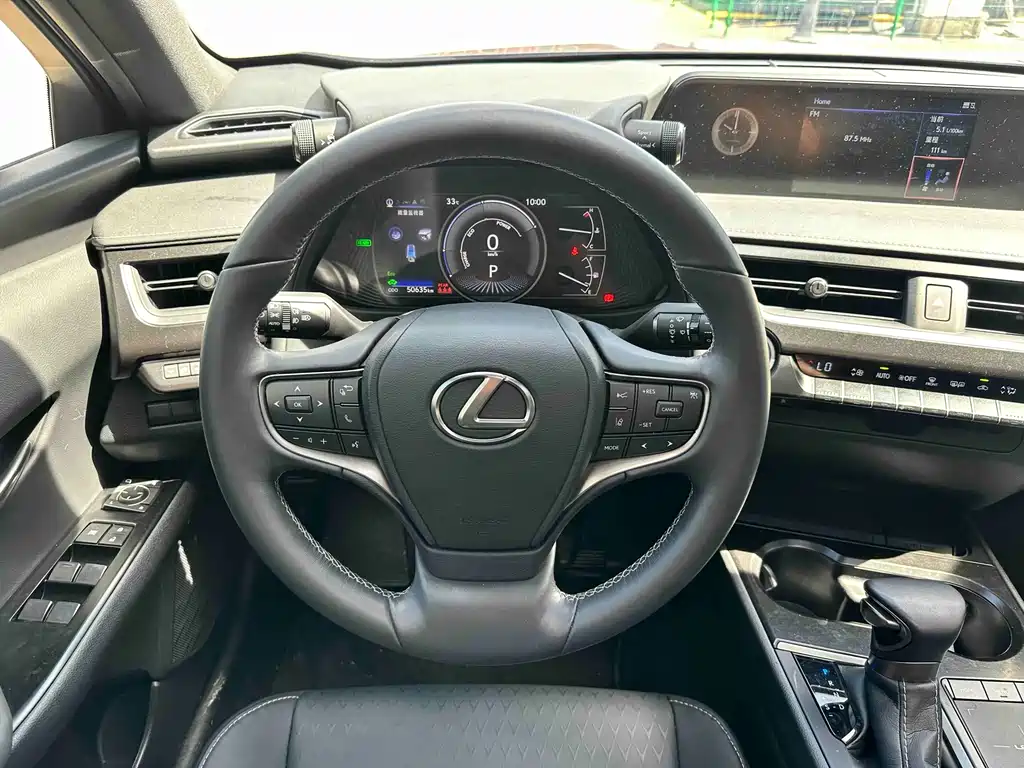 Lexus UX 2021 — фото 12
