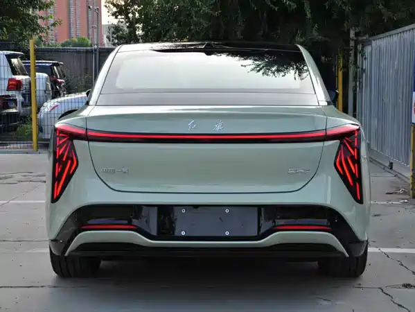 Hongqi EH7 2026