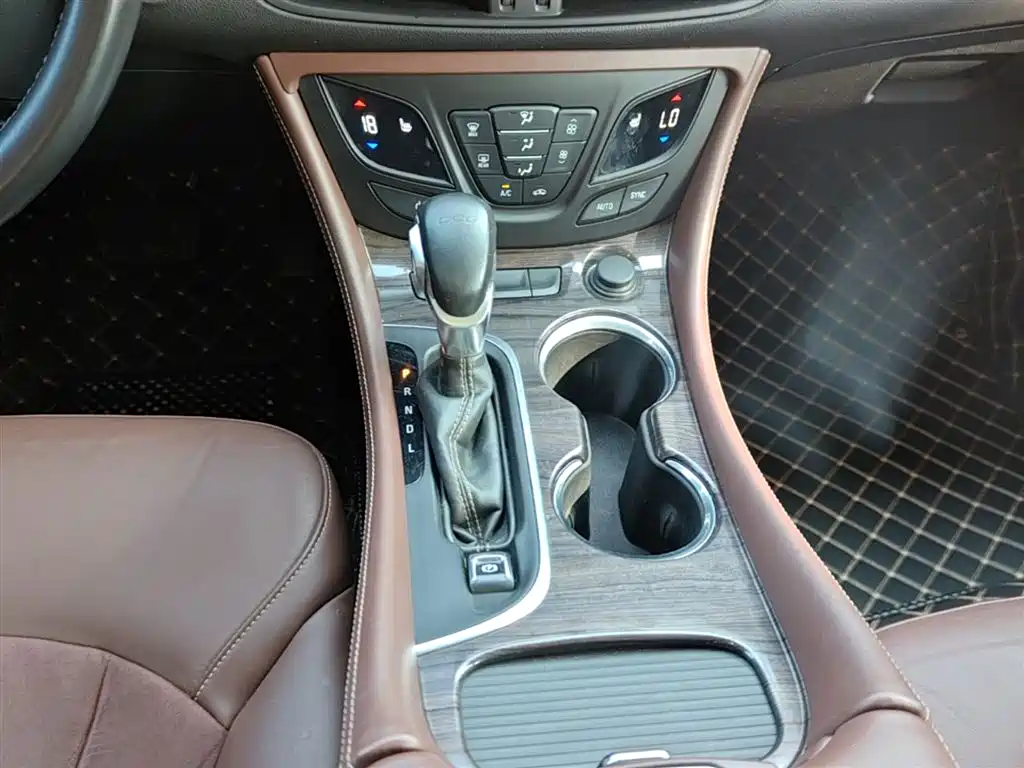 Buick Envision Plus 2016 — фото 14