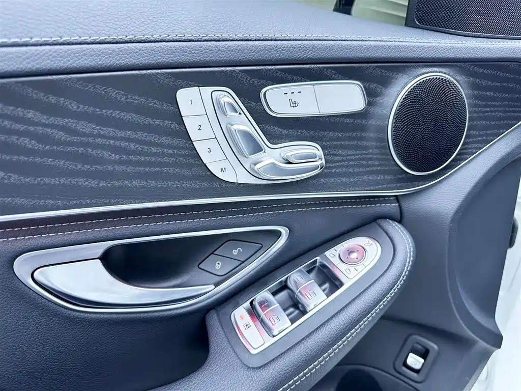 Mercedes-Benz C-Class 2020 — фото 6