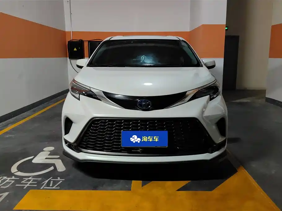 Toyota Granvia 2023