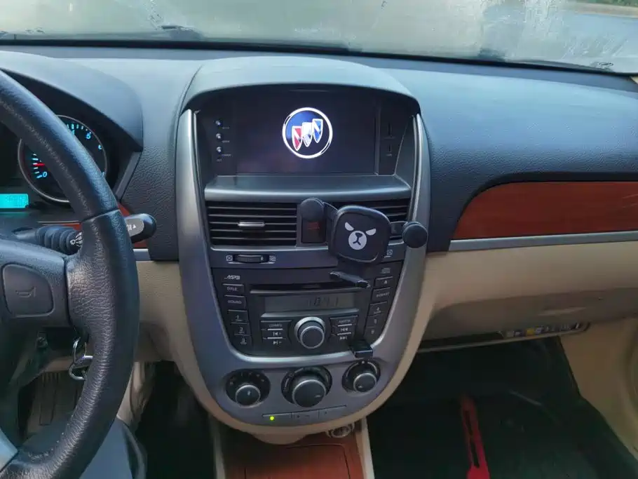 Buick Excelle 2012 — фото 13