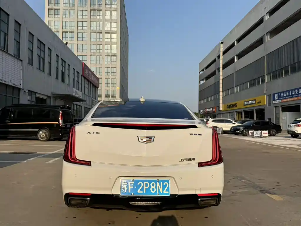 Cadillac XTS 2018 — фото 8