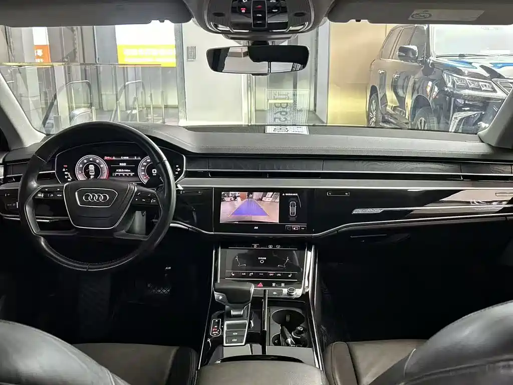 Audi A8 2018 — фото 6